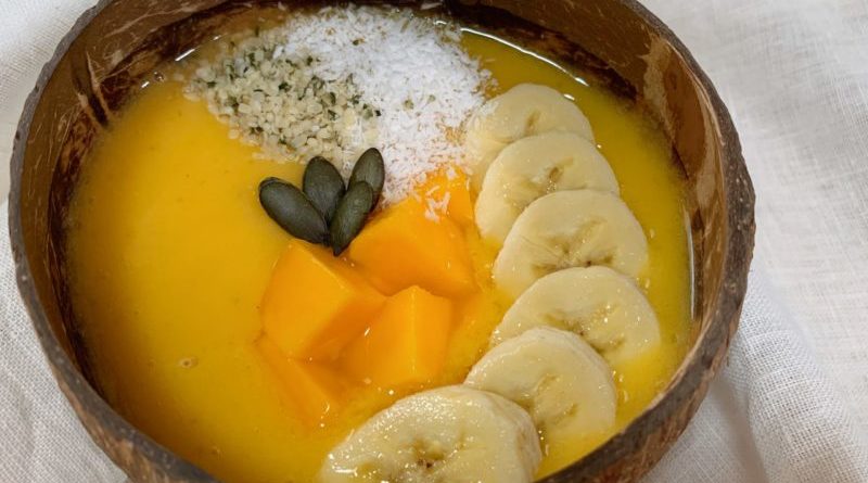 ミキサーいらず！セブン商品で作るアサイーボウル風に「手軽でいい」「フレッシュ感がすごい」