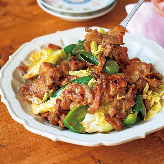 シャキシャキ！キャベツの回鍋肉今日は回鍋肉のご紹介です。タレを絡める順番と炒め具合がポイント。キャベツを一度サッと炒め取り出しておくことで、お肉に味がしっかり付き、シャキシャキのキャベツに仕上げることができます。汁が出ないように出来たら大成功ですよ
