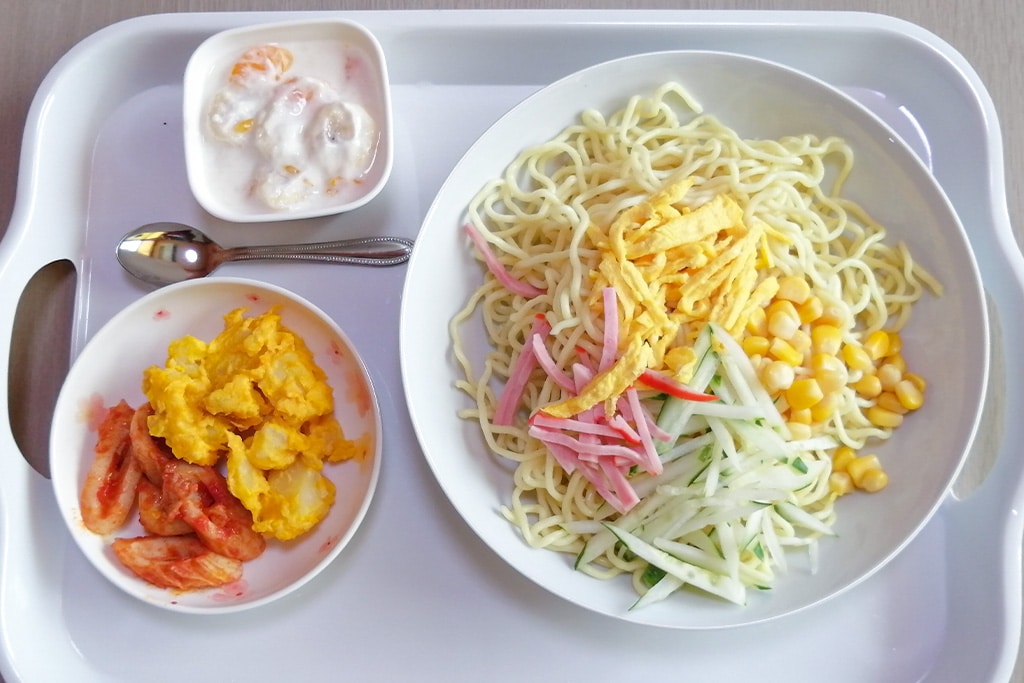 夏休み 冷やし中華何回食べたかな？？ 今年は本当に暑い🌞 冷やし中華は具だくさんが好み♡♡献立毎日の献立毎日のご飯夕飯記録夕飯献立夕飯レシピ簡単レシピおうちごはん夜ごはん夜ごはん記録暮らし暮らしを楽しむてづくりごはん365晩ごはん