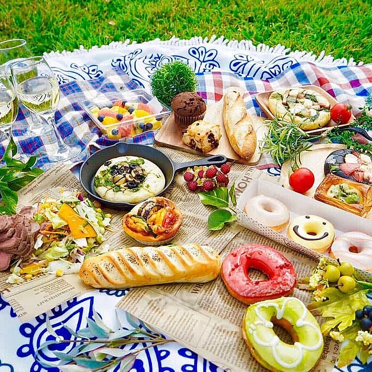 ピクニック弁当 𖤣𖤥𖠿𖤣𖤥 お弁当持ってピクニック行きたいな~ピクニック弁当カフェ風弁当遠足弁当手作り弁当お弁当作りお弁当生活毎日弁当節約弁当家族弁当おにぎり弁当使い捨て弁当箱可愛いお弁当作りたい部お昼が楽しみになるお弁当お