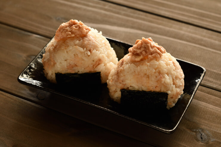 たまり醤油のツナマヨおにぎり - 業務用たまり醤油仕入れ工場 ヤマミ醸造のたまり醤油の仕入れはお任せ