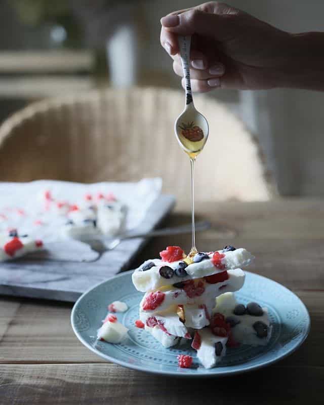 夏の新定番「ヨーグルトバーク」が簡単！おしゃれ！ヘルシー！のいいことずくめおうちごはん