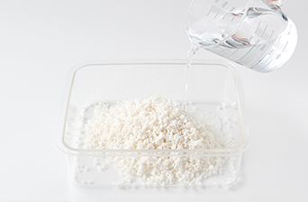 計量カップがない時の代用品は？米や水、料理に使う粉類のはかり方を紹介Shufoo!プラス