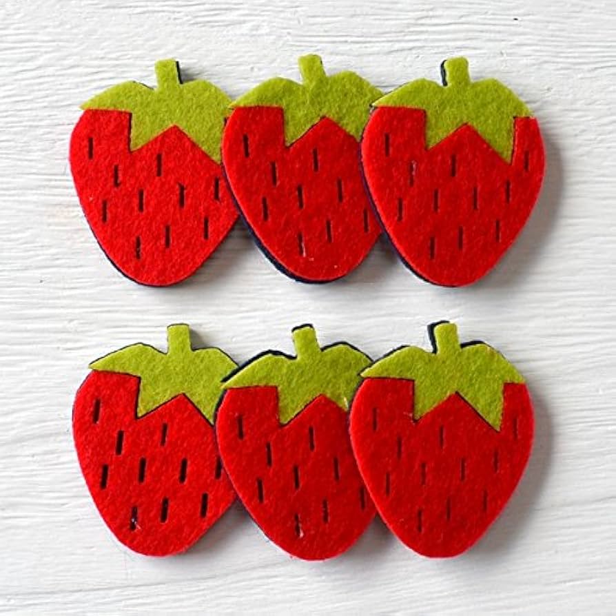 ✿ 選べるアニマル ✿ 季節のフルーツ 羊毛フェルトアクセサリー① マスコット単品 オーダー 春いちごver. その他アクセサリー t &fluffy 通販 15600328Creema クリーマ