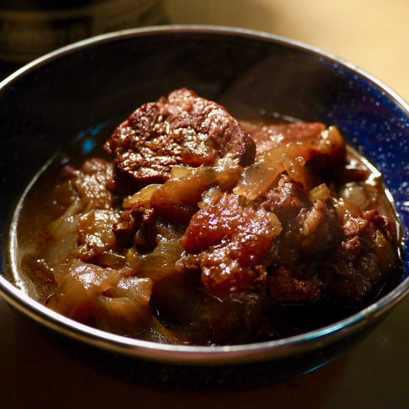 ダッチオーブンで楽しむ秋冬キャンプ おすすめの使い方アウトドアお役立ち情報