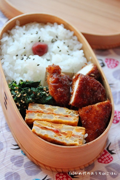 ケチャップチキンとオムレツのサンドイッチ