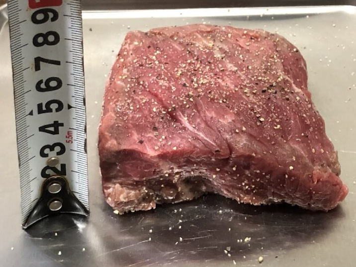 魚焼きグリルで焼いたローストポークカガミ建築計画高級マンションリフォーム・リノベーション＆インテリアデザイン