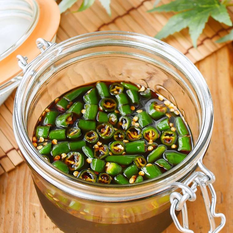 赤唐辛子 とうがらし のちょっとした使い方で、辛さを自在に調整 -バジルと大葉 しそ ＆ハーブ栽培 育て方 とレシピ：ガーデニングと家庭菜園の栽培ヒント