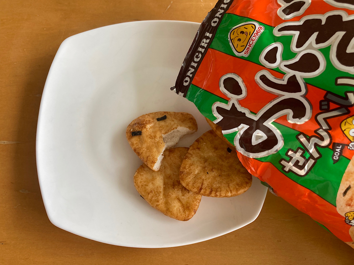 おにぎりせんべい」の認知度は、なぜ“西高東低”なのか：経済の「雑学」 1 3 ページ- ITmedia ビジネスオンライン