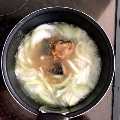 さば缶で簡単 味噌雑炊