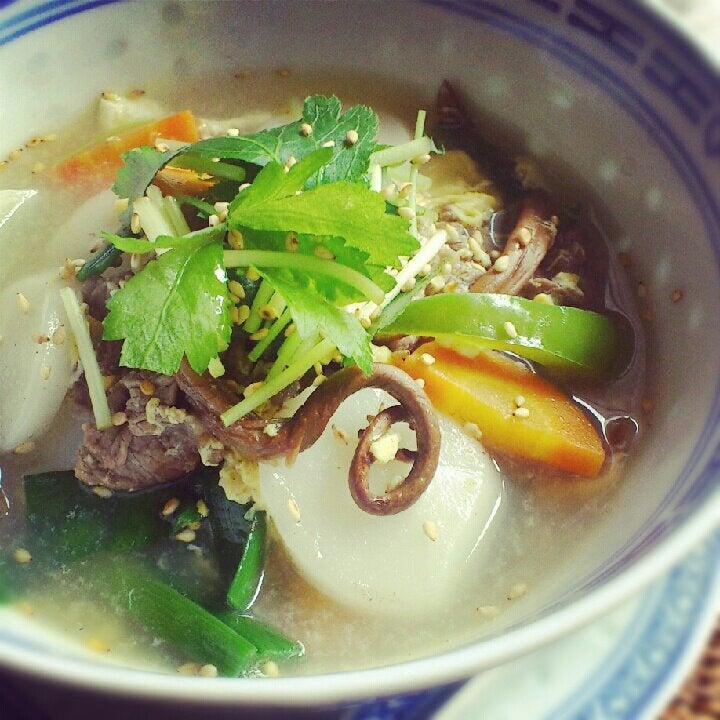 韓国のおもち「トック」を使ったスープです♪阿蘇市給食だより