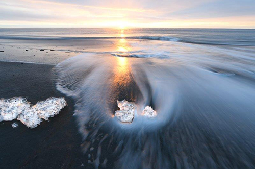 ジュエリーアイス 帯広市内から車で1時間、十勝川温泉ならプラス20分。公共交通機関はありません。晴れた日の朝日と夕方がインスタ映えしますが、日中でも太陽があれば綺麗です！時期は1月中旬から2月- Photo de Otsu Beach, Toyokoro-cho - Tripadvisor