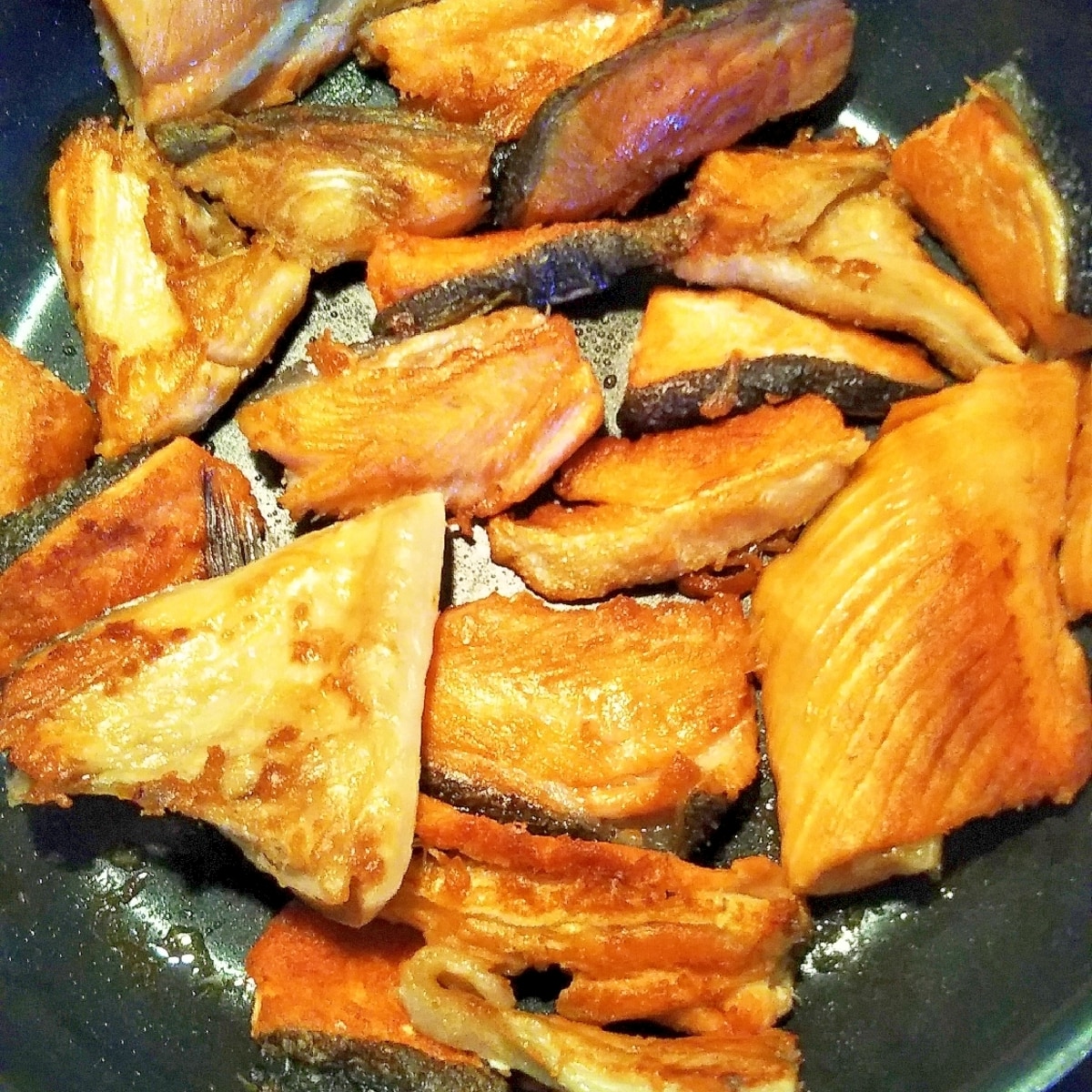 アトランティックサーモンのフレッシュたたき3つのソース