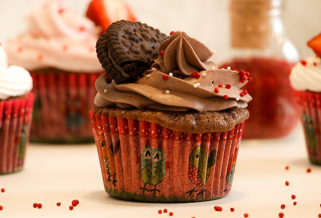 材料4つのカップケーキ