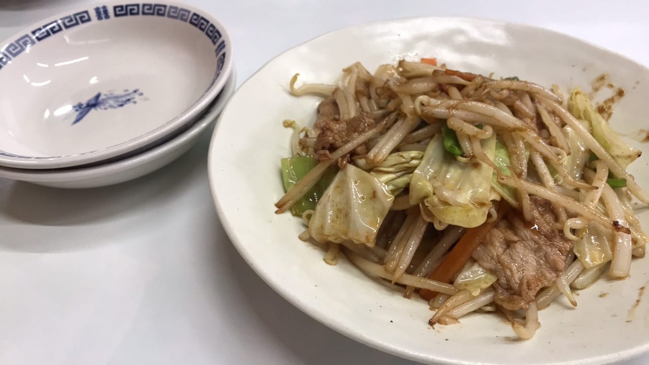 湯河原幕山で梅のお花見ハイキング、 湯河原のご当地グルメ担々やきそばを味わう - 山と溪谷オンライン