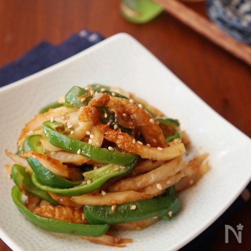 ご飯がすすむ♪かつお節とごまたっぷり！ピーマンの塩昆布炒め