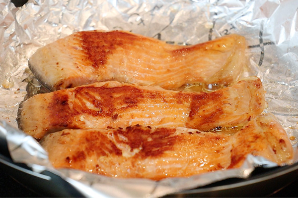 フライパンで生鮭の香草焼き