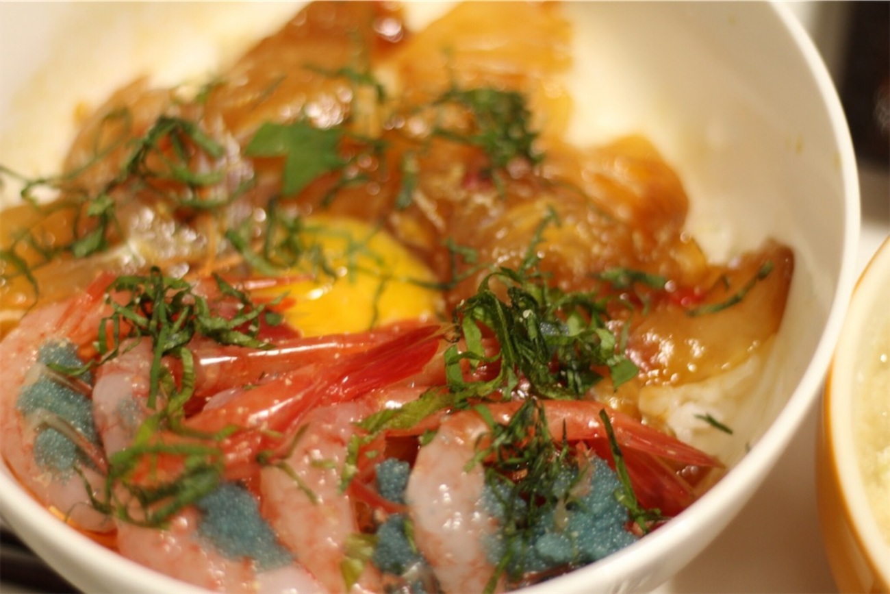 青森県産 ヒラメの漬け丼味八挺ショップニュース八戸のうまいもんがみんな揃う！The市場！八食センタ