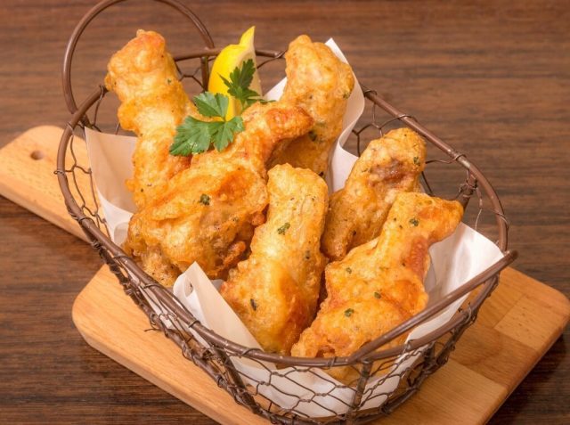 クリスマス料理レシピ 揚げないフライドチキン「料理家：白井有沙監修」料理教室が運営する「作って食べる」カタチのレストラン：ホームクッキングジャパン HCJ