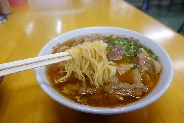 栃木県宇都宮ラーメン 鳴門 つけ麺推しのラーメン屋で、唐揚げ専門店越え間違いなしの絶品唐揚げと出会う