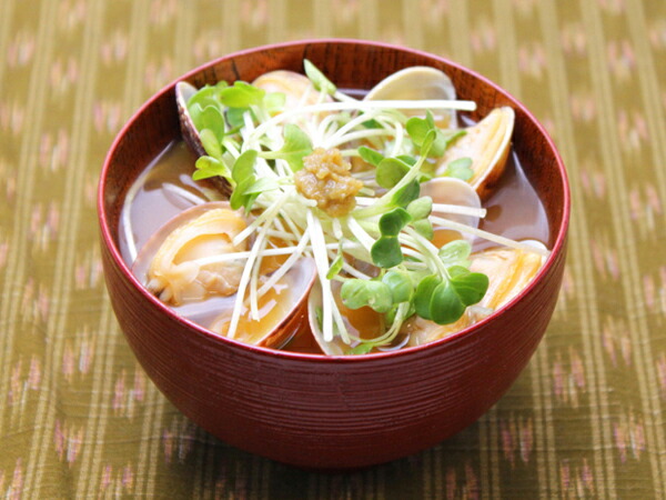 しょう油うどん＋, ゆずこしょうジュレ＋, 大根おろし＋あごちくわ天‼︎ , あごちくわの甘みと、, ゆずこしょうジュレの,ほどよい辛さが、たまらない！, うどんと絡めて一緒にたべれば, 相性抜群です★, 別皿でお出しする, しょう油を少しずつかけながら,召し上がっていただくうどんです。,うどん慎