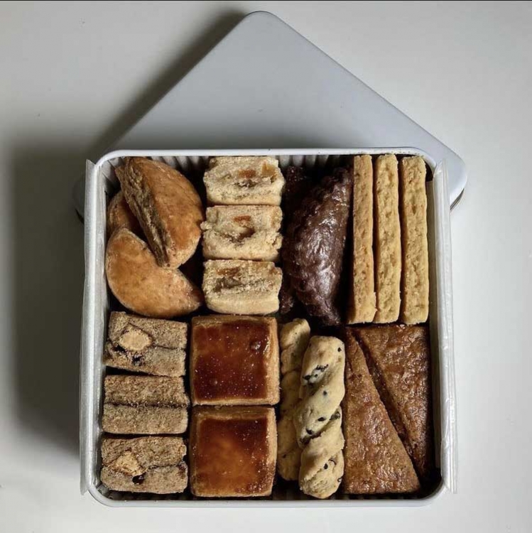 きのね堂のクッキー缶 : 平日、会社を休んだら