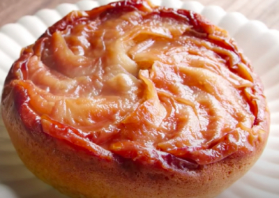 りんごケーキの作り方フライパンで簡単!混ぜて焼くだけ!りんごたっぷりでふわふわ食感!ホットケーキミックスで手軽に作れます♪-How to makeApple Cake- 料理研究家ゆかり