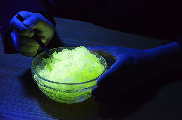 韓国発!Instagramで人気のピカピカ光る電球ソーダを作ろう!トレンドリサーチ