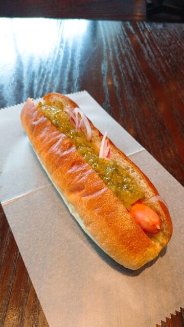 ホットドッグの歴史が変わる”東京・中目黒に 新店舗『SKOOKUM HOTDOG DINER』オープン!~自家製の超極太ソーセージが主役の「グルメホットドッグ」~SKOOKUM HOTDOG DINER