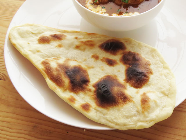 フライパンで焼けば簡単！本格ナンの作り方とおすすめレシピ