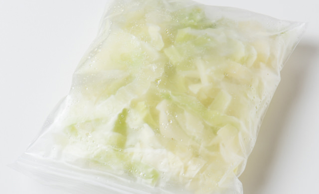キャベツをおいしく使い切りたい！管理栄養士が教える便利な冷凍保存の方法って？クラシル