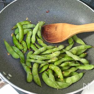 チューブと冷凍枝豆で！かんたん枝豆ペペロンチーノ