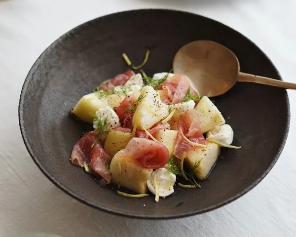 晩秋のワインのおつまみに♪柿と蕪のソテー : *Soloist Table*