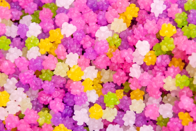 博多駅にある「こんぺいとうカフェ」、珍しい味や金平糖モチーフのアクセもあったりして天国すぎる - Togetterトゥギャッター