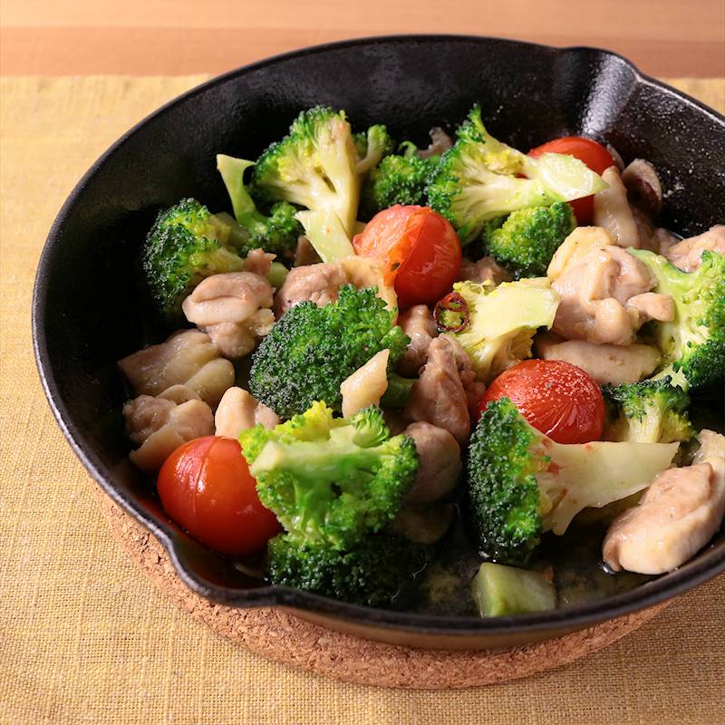 鶏むね肉と明太子の贅沢アヒージョ - 長州どりブランド こっこ株式会社