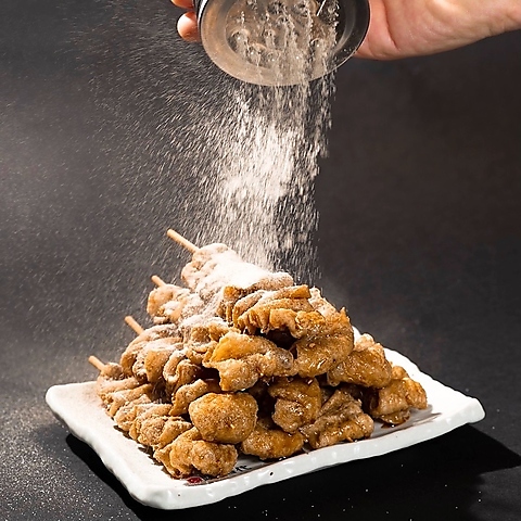 新時代 京都西院店 , 🔥2025年10月6日 GRAND OPEN🔥, 全国各地で大行列！あの“伝説の居酒屋”が、ついに西院に上陸‼️,累計販売本数2.8億本『 伝串』, ついに伝串ピラミッド が、西院でも見られる日がきた‼️,キンキンに冷えた190円の生ビールと、パリッ＆モチッの“ パリモチ”食感がクセになる！, 50円の伝串をかじろう🍻, 🍶仕事終わりの一杯に,🍶0次会にも！,