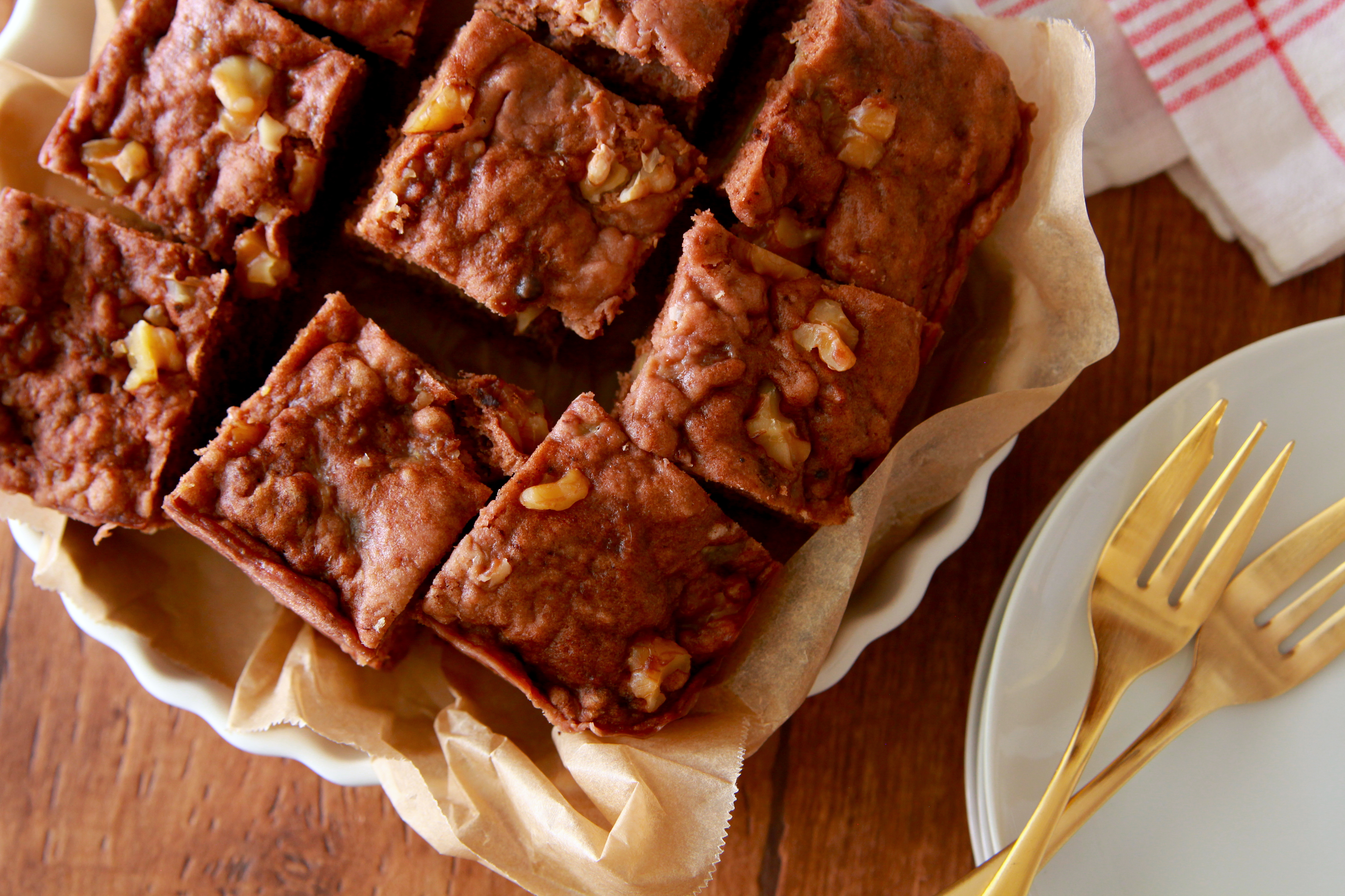 人気のもちもち牛乳バナナ蒸しパンのレシピ。卵なしでホットケーキミックスで簡単作り方。 - つくりおき食堂