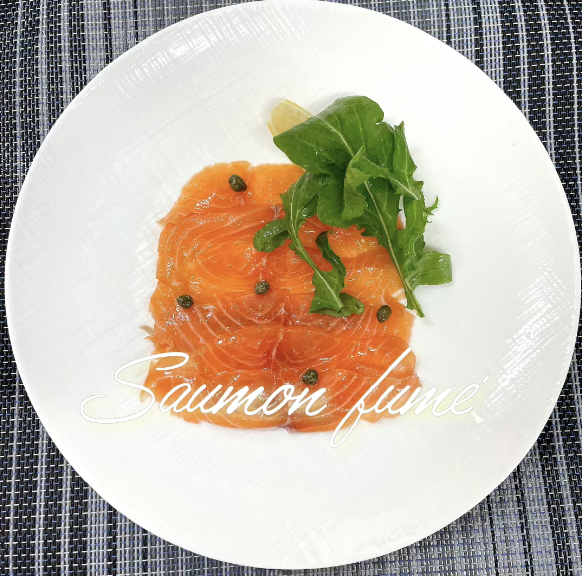 簡単おしゃれに♪ スモークサーモンマリネの基本の作り方＆アレンジレシピ7選