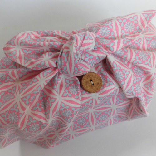 ハンカチ1枚で作れる、簡単お弁当袋の作り方Craftie Style