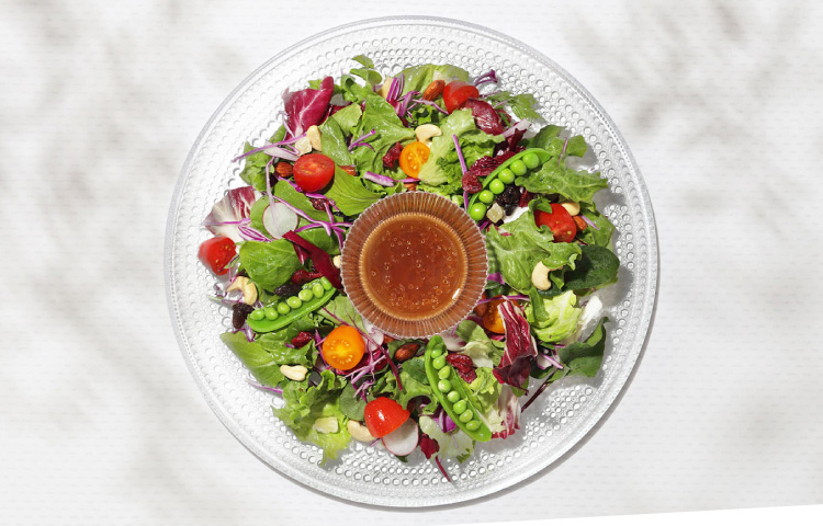 パーティーにぴったりなくるくるサラダ。盛り付けで印象UP