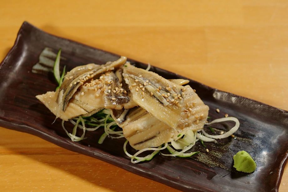 おすすめメニュー変更！煮穴子の炙りおつまみ！焼酎25種以上！飲み放題3時間！ 馬刺し名物！宴会、飲み会に新九栄！ ◇栄公式 新九 栄本店