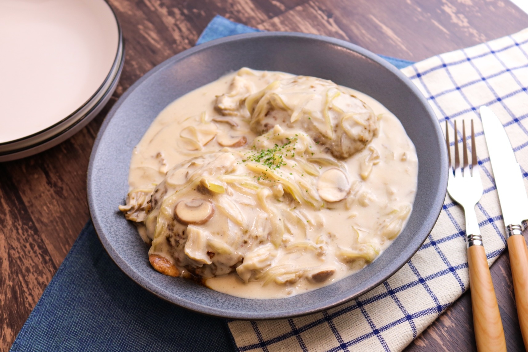 ハインツ「デミグラス仕込み煮込みハンバーグソース」 - sora's おいしいノート