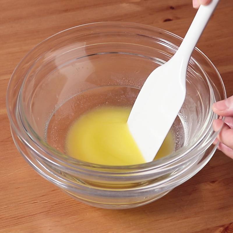 バターをクリーム状にする