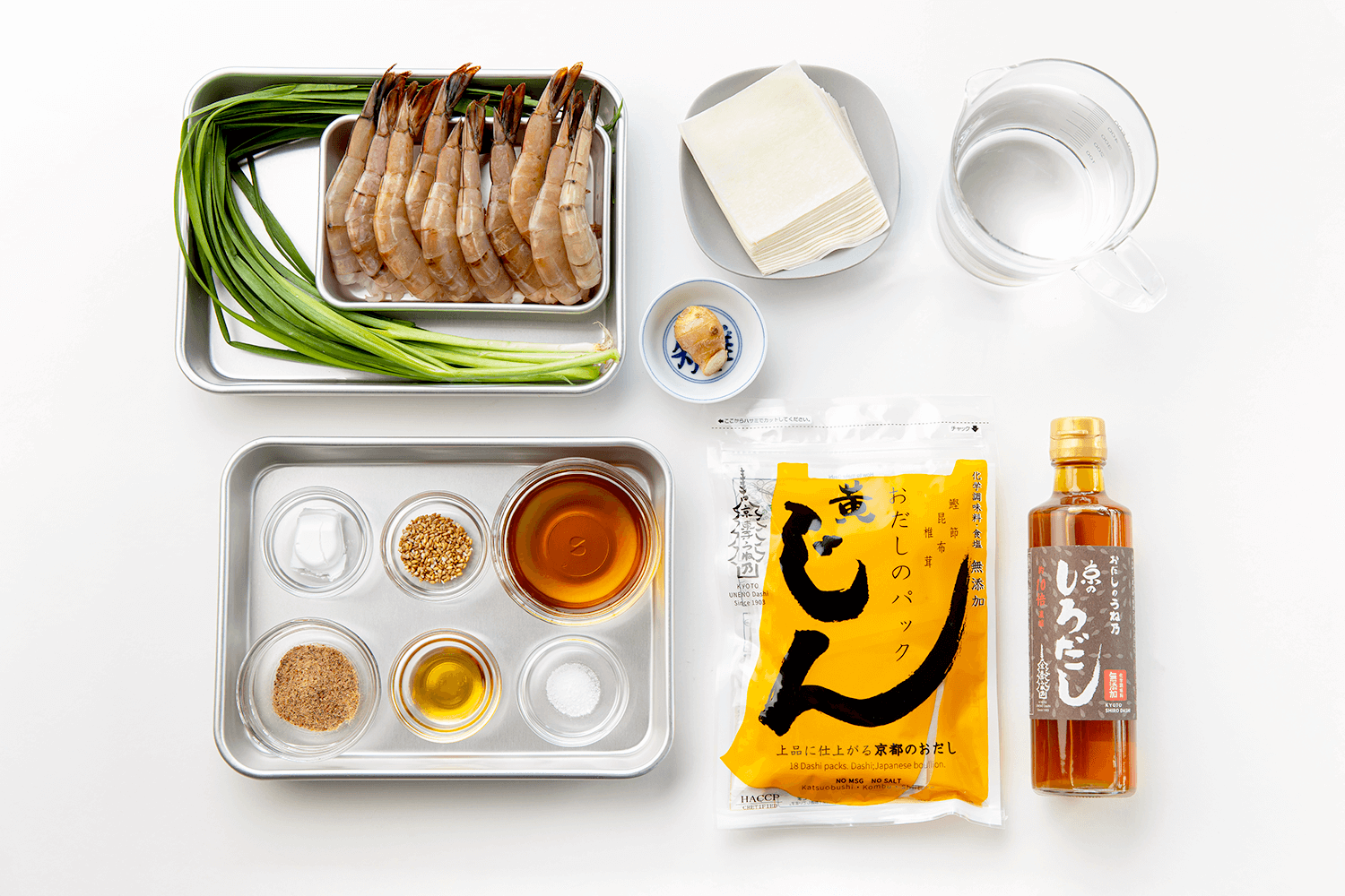 新商品🍜海老ワンタンめん🦐9 8 日 浅草本店にて販売開始📅 ツルツルモチモチのワンタンをお楽しみください✨※スープのお味選べます 醤油、味噌、塩ワンタンは全て店内で手作り。 エビと豚肉。ニラではなく小松菜で 野菜の甘みを感じた後、生姜のピリシャキを