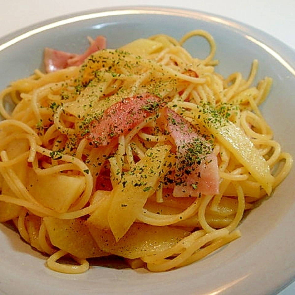 ジャガイモとベーコンの濃厚クリームパスタ