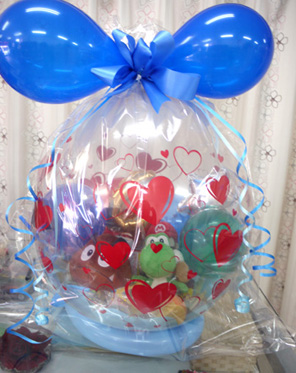 トリック・オア・トリート！👻おばけもびっくり！？なハロウィンお菓子くばるよ🎃🍬 Halloween2022 ハロウィンお菓子 ハロウィンお菓子🎃🧟‍♀️ 風船の中に トリックオアトリート