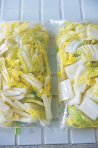 栗原はるみさんの餃子のレシピ。豚ひき肉と白菜の餃子。 - LIFE.net