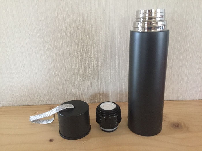 ダイソーの水筒の保冷力を検証！キャンプでも使える500円水筒ノマドキャンプ