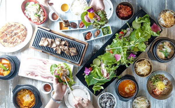 ヌルンジ韓国のお惣菜「パンチャン」。ヌルンジでは毎日バラエティ豊かな８種を提供していま す。韓国の家庭料理を楽しめるラインナップです。@nurungji1011 @gemsportal_official立川グルメ立川ディナー立川ランチ立川デートgems立川tachikawa中央線