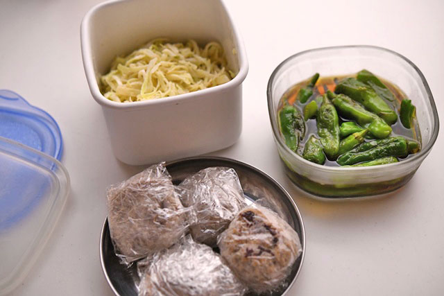 究極の冷凍作り置きレシピ！生のまま冷凍！チンするだけハンバーグ。 - つくりおき食堂